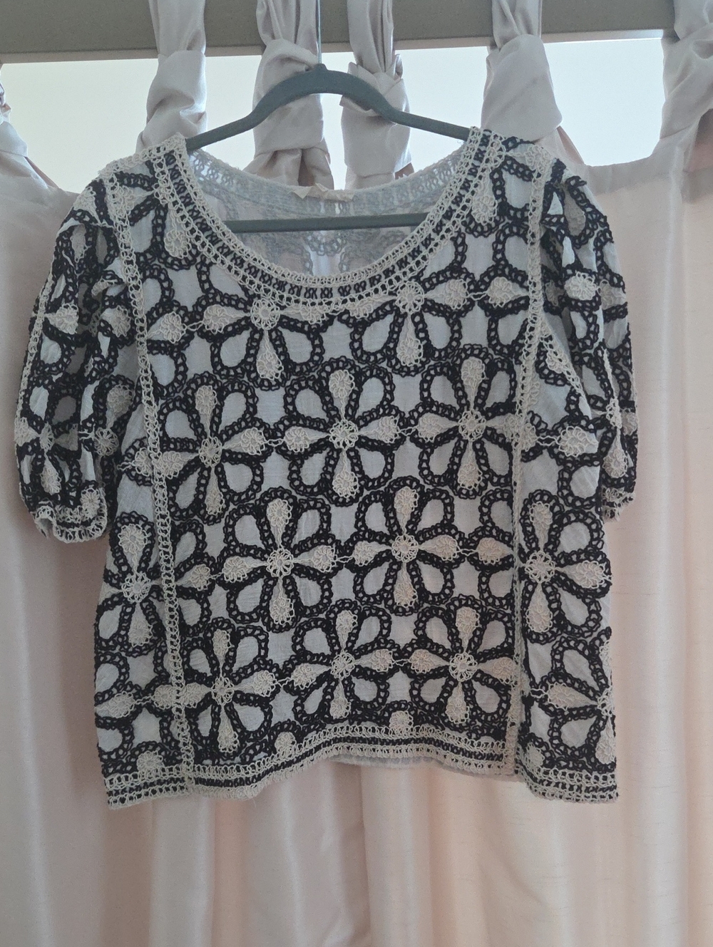 Solitaire Black and White Crochet Floral Blouse